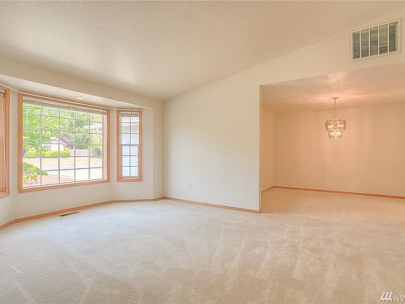 4th image of 2825 41st Way SE