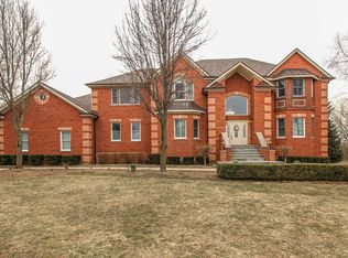 15928 Applewood Ct, Wadsworth, IL 60083