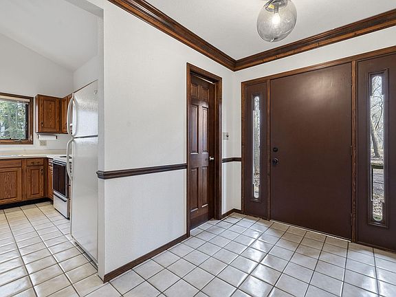5th image of 16404 Meadow Wood Dr