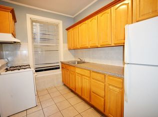 31-15 34th St #1A, Astoria, NY 11106