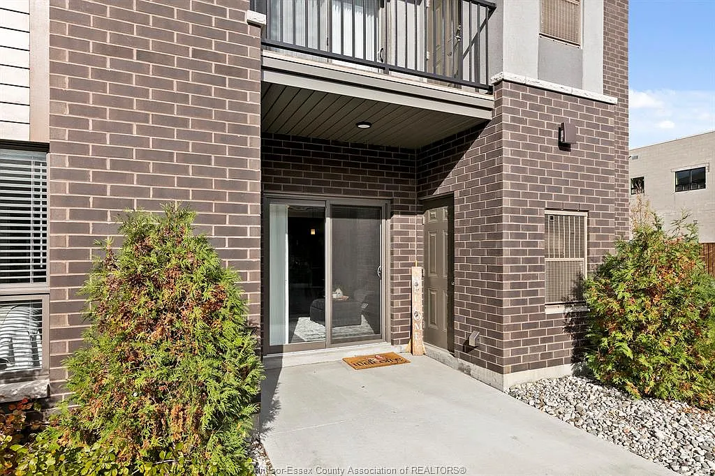 2 bed, 2.0 bath, 1236 sqft, $2,450 — Photo 2