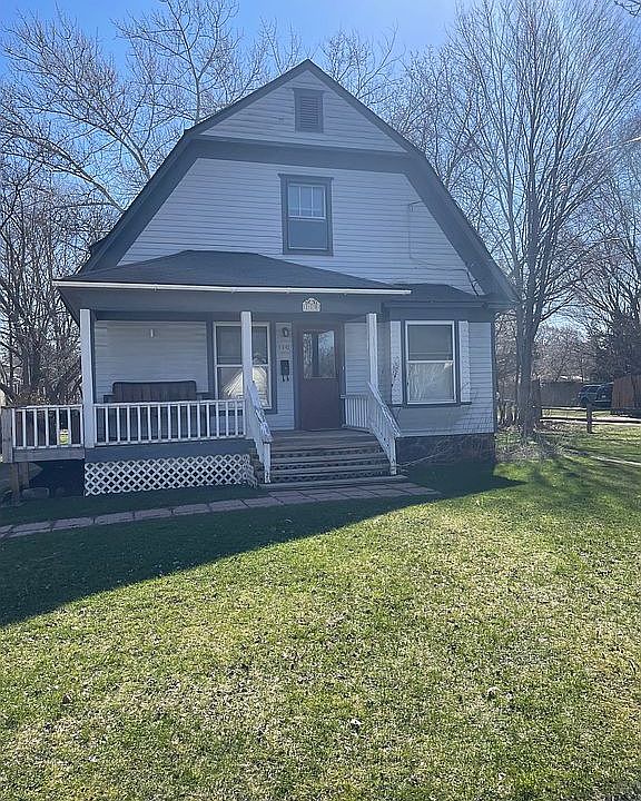 1st image of 110 Clarence St