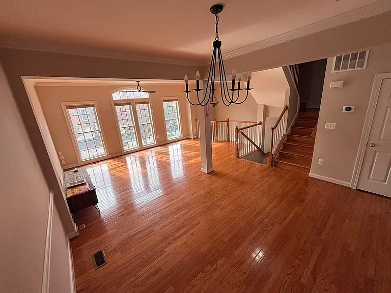 138 Swanton Ln — Photo 2