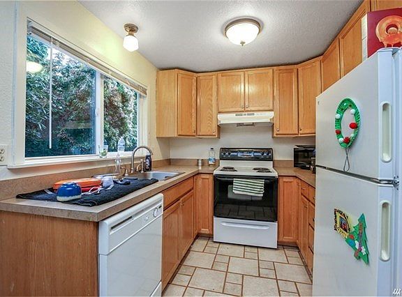 5th image of 15320 40th Ave W