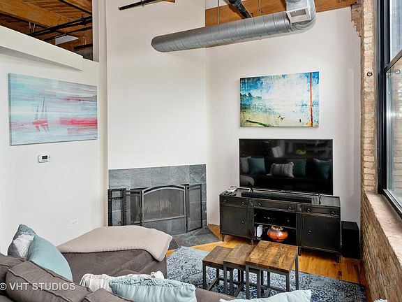 4th image of 2210 W Wabansia Ave APT 304