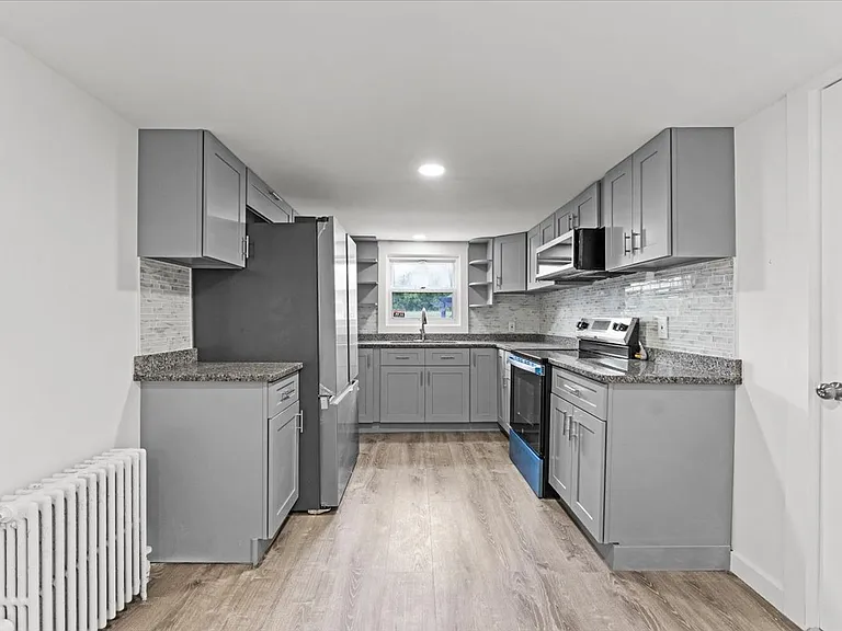 402 River St — Photo 1