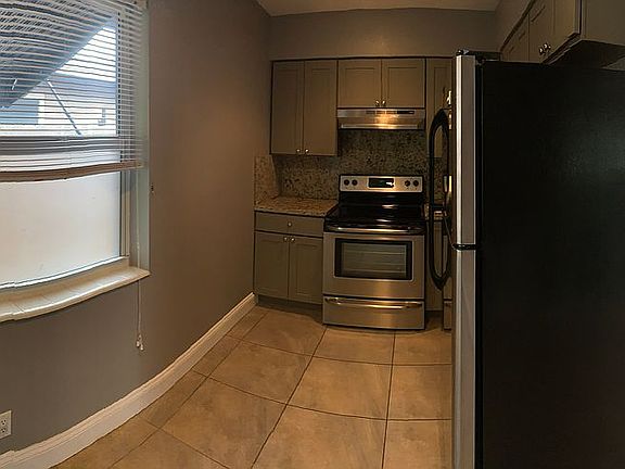 3rd image of 660 NE 37th St