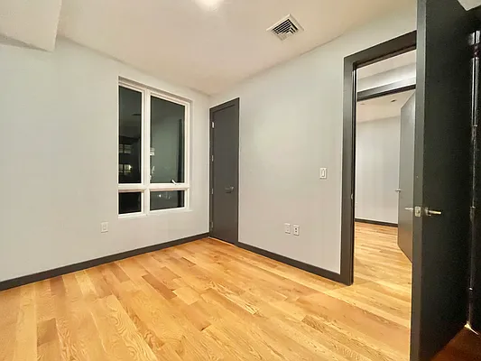 Rented by EXR | media 8