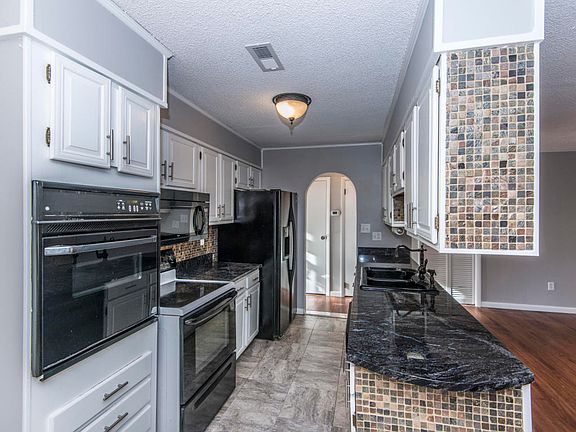 3rd image of 109 White Heron Ln