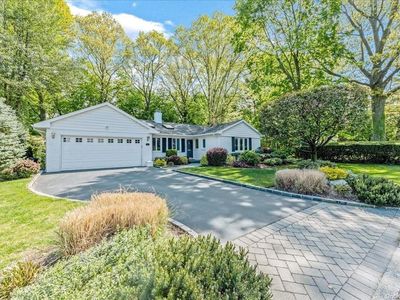52 South Court, Roslyn Heights, NY, 11577