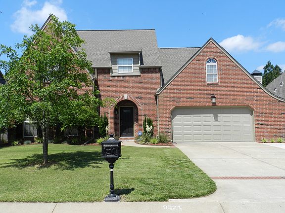 Full Brick with Classic Lines, Located on Cul-de-sac