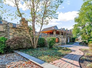 5 Dart Manor Ct, Hanover, PA 17331