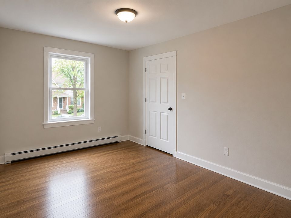 2nd image of 1832 Holland Ave APT 2