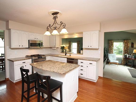 2nd image of 5581 Greenfield Dr