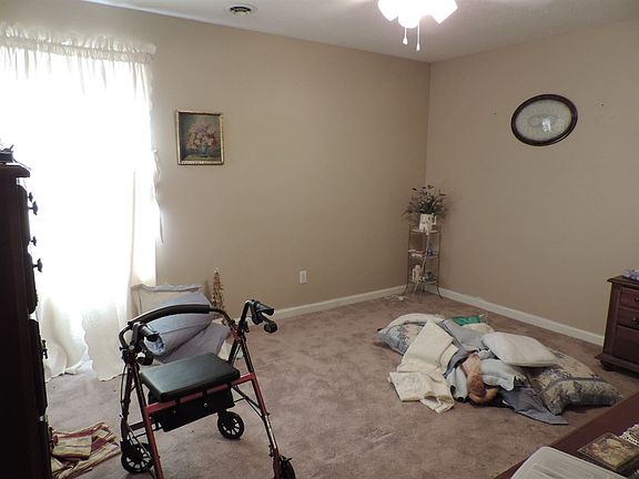 5th image of 100 Sunkist Village Ln