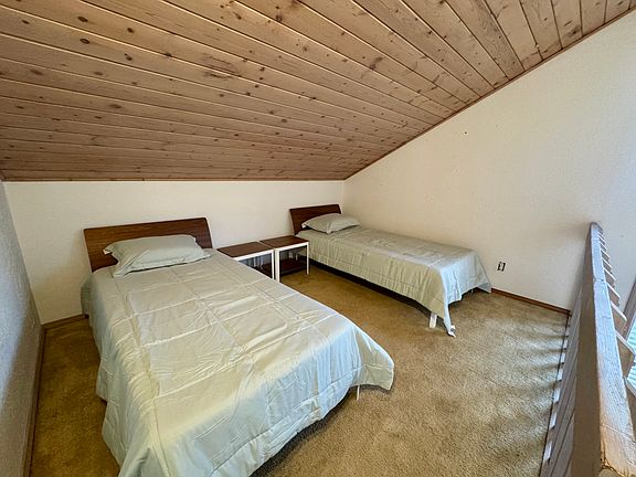 Bedroom #2 (Twins)