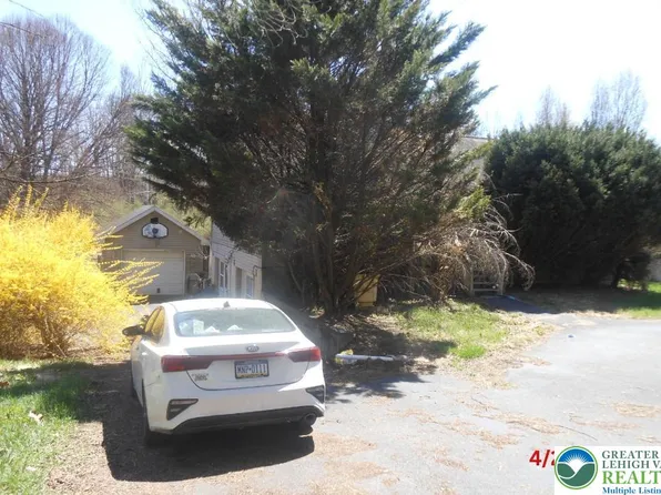 125 Morningside Dr, Mount Bethel, PA 18343