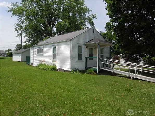 1204 Fisk St, Piqua, OH 45356