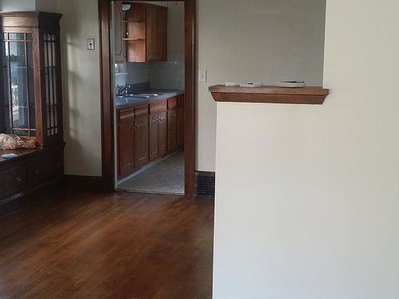 3rd image of 10211 Richland Ave