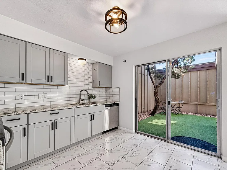 8046 Ellinger Ln — Photo 11