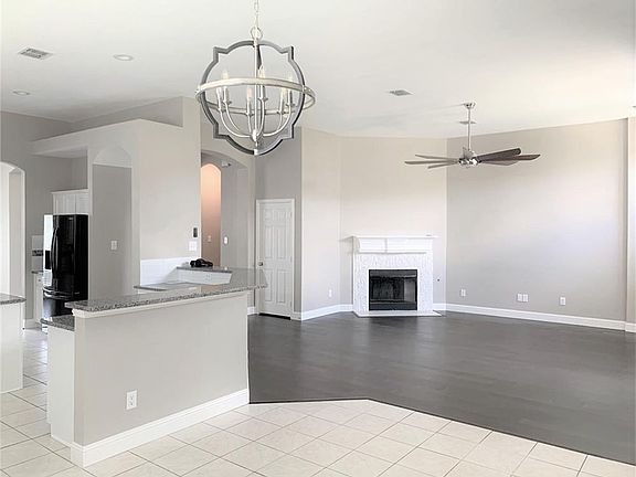 5th image of 10608 Wild Oak Dr