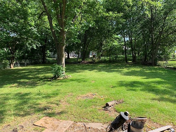 3rd image of 3209 Eastland Ave