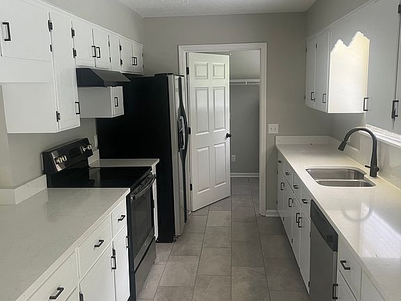 3rd image of 103 Ayries Dr