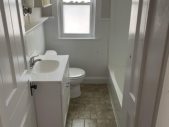 5th image of 707 Lore Ave #A1