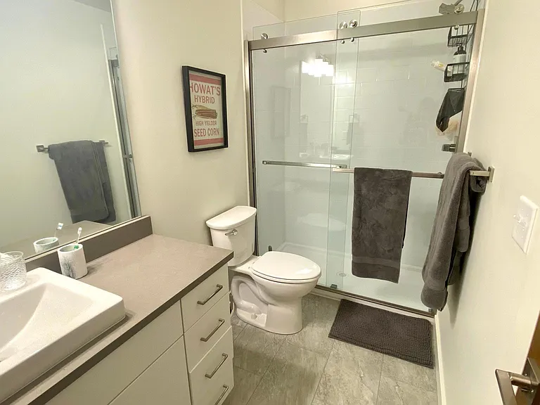 128 Hawthorne Ct #B — Photo 15