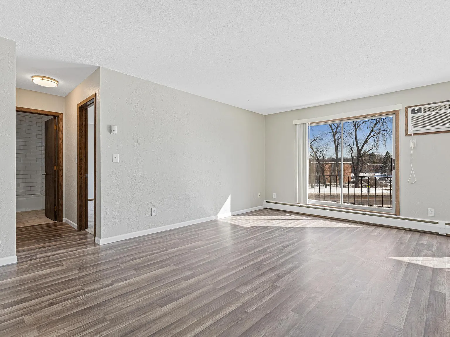 2 bed, 1.0 bath, 800 sqft, $1,395 — Photo 3