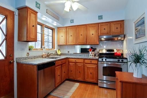 4th image of 1168 Greenbriar Ln