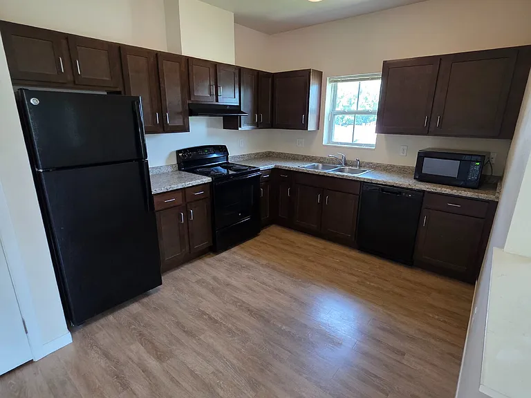 1415 Center Point Rd NE #301 — Photo 3