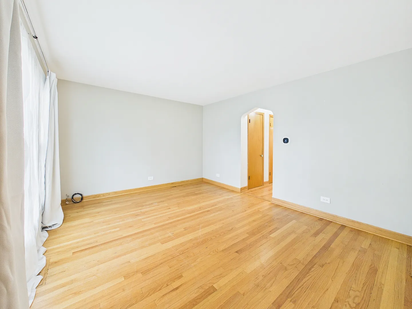3 bed, 970 sqft, $2,900 — Photo 3