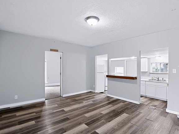 3rd image of 1542 Walnut St