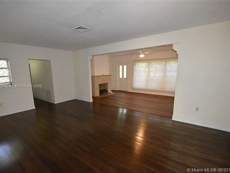 800 Andalusia Ave — Photo 4