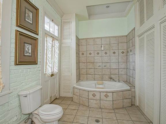2nd image of 820 Esplanade Ave #2