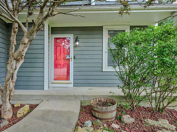 4th image of 15570 S Alden St