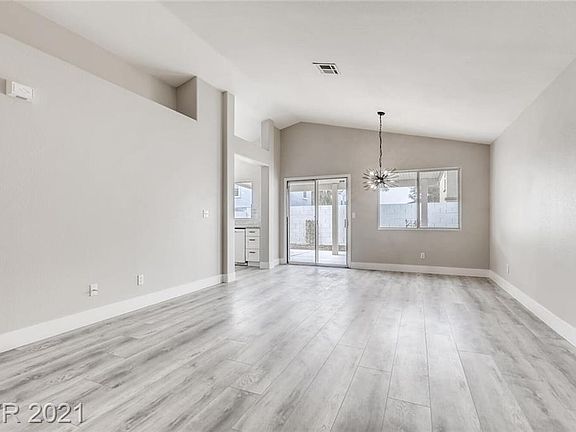 2nd image of 4663 Skybolt St