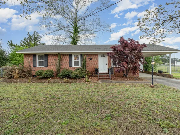 427 Baywood Rd, Fayetteville, NC 28312