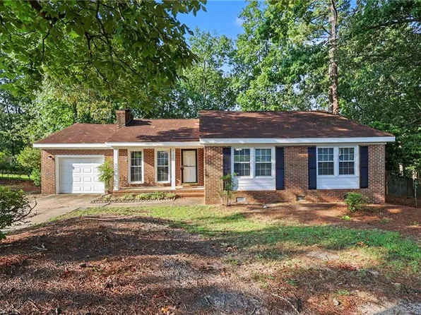 7123 Evanston St, Fayetteville, NC 28314