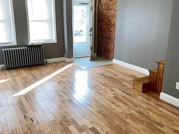 3rd image of 3060 Aramingo Ave