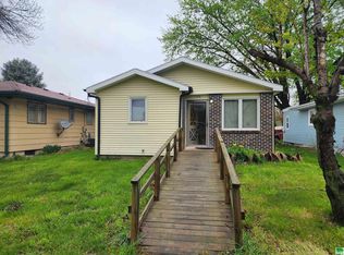 708 7th Ave, South Sioux City, NE 68776