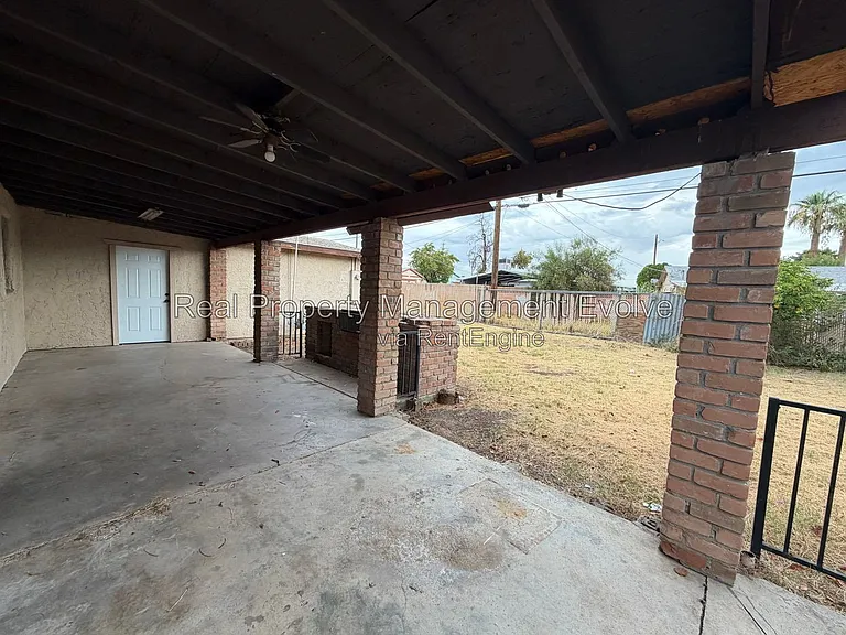 2307 W Rose Ln — Photo 21