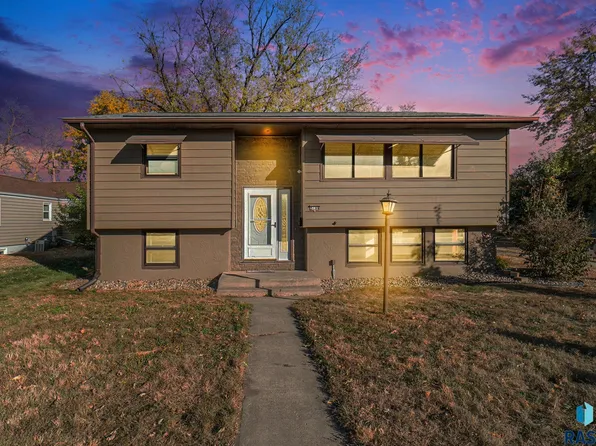 3108 S Phillips Ave, Sioux Falls, SD 57105