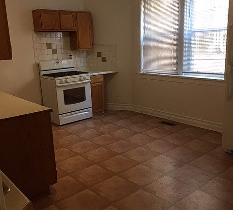 5th image of 1654 W School St #1