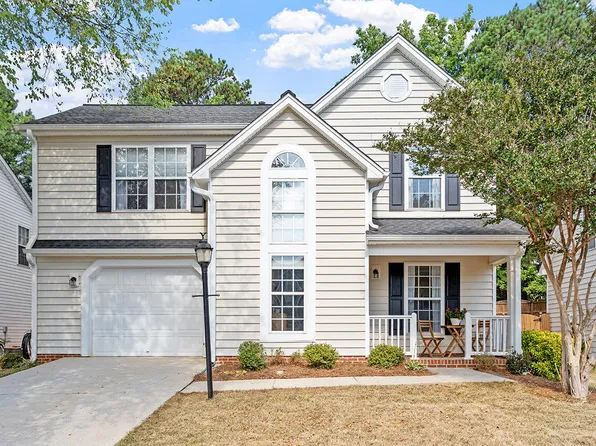 304 Stone Hedge Ct, Holly Springs, NC 27540