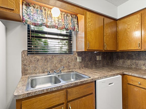 2nd image of 36 Marguerite Dr