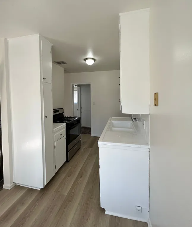 516 N Mar Vista Ave — Photo 1