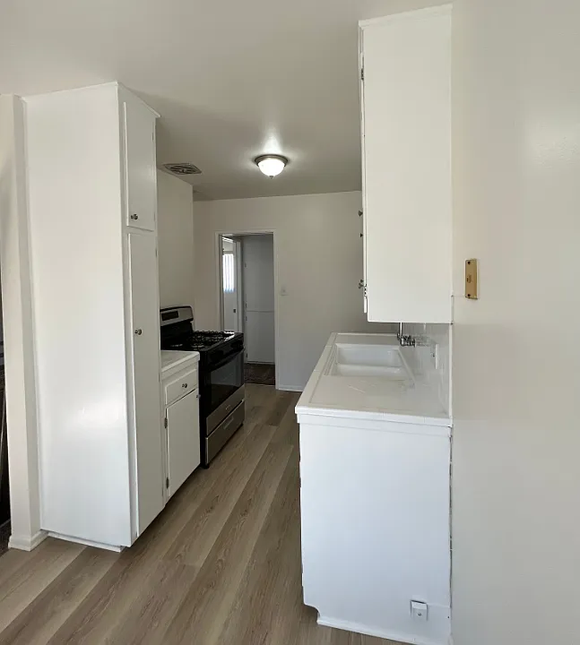 516 N Mar Vista Ave #5