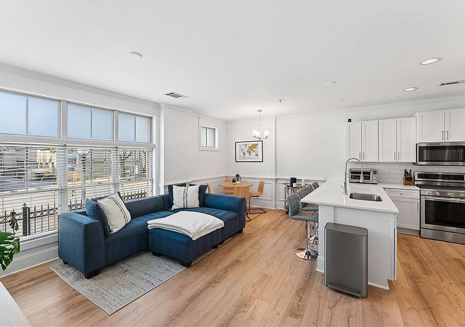 1st image of 625 Piedmont Ave NE Unit 107